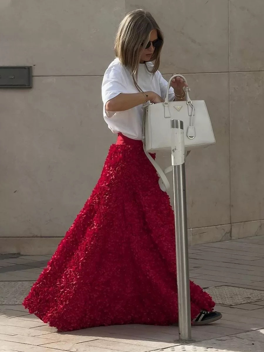 Not settling for less skirt FS111 images